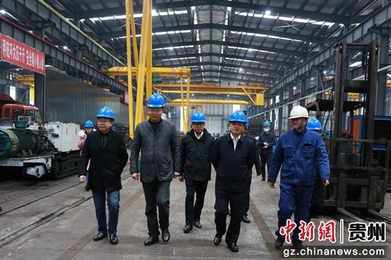 張謙到盤州市開展 入村寨進(jìn)社區(qū)走企業(yè)訪群眾 大走訪活動(dòng)